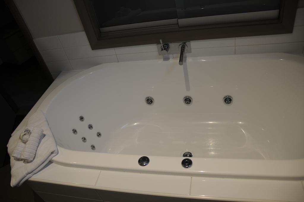 Saltair Luxury Accommodation - Adults Only 奥尔巴尼 客房 照片